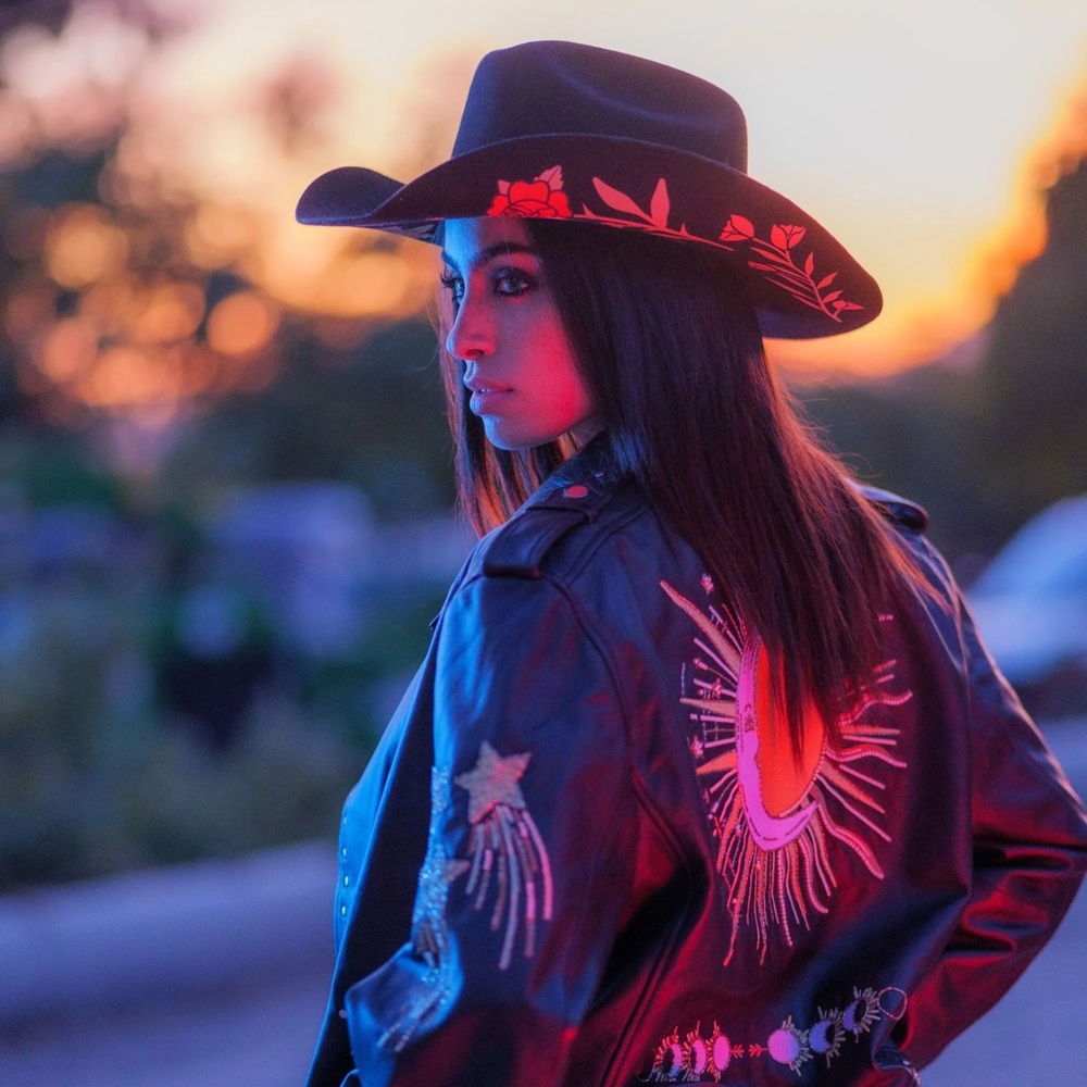 Wild as Heck - The Daphne Western - Picture 5 of 12